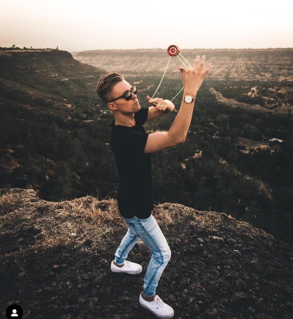 YoyoFactory Yo-Yo Shutter - Black (World Champion Yoyo, Ball Bearing, Twine & Instructions Included)