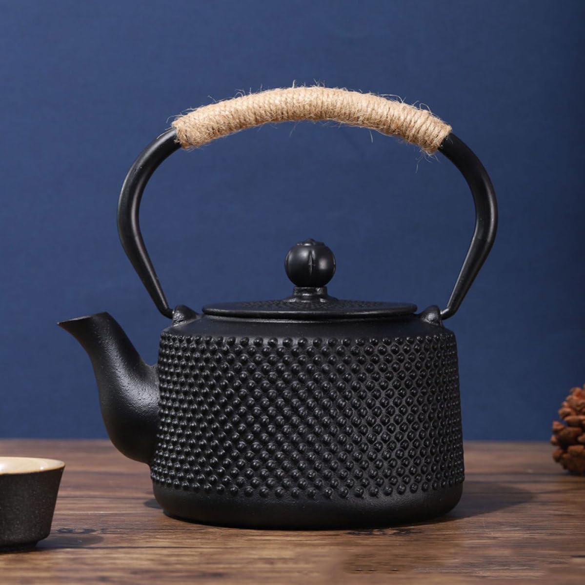 DOITOOL Tetera de Hierro Fundido Pequeña de 900 Ml Infusor para Té Suelto, Fácil de Limpiar y Almacenar, Adecuado para Casas y Oficinas Estilo Vintage Japonés