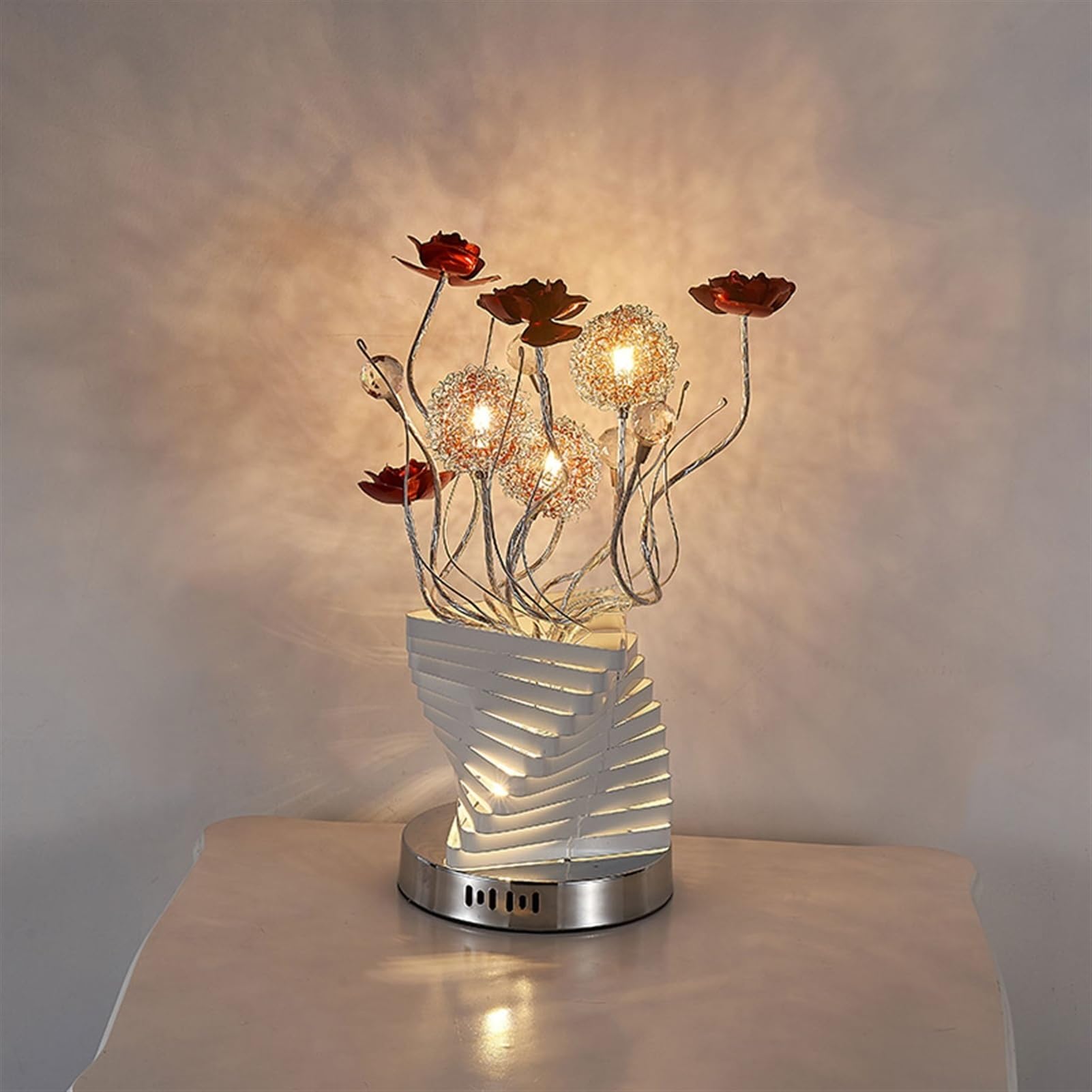 Lampade da Comodino Lampada da tavolo decorativa in vaso di metallo con fiori e sfera di cristallo Lampada da comodino for camera da letto Lampada da tavolo decorativa for camera da letto soggiorno, a