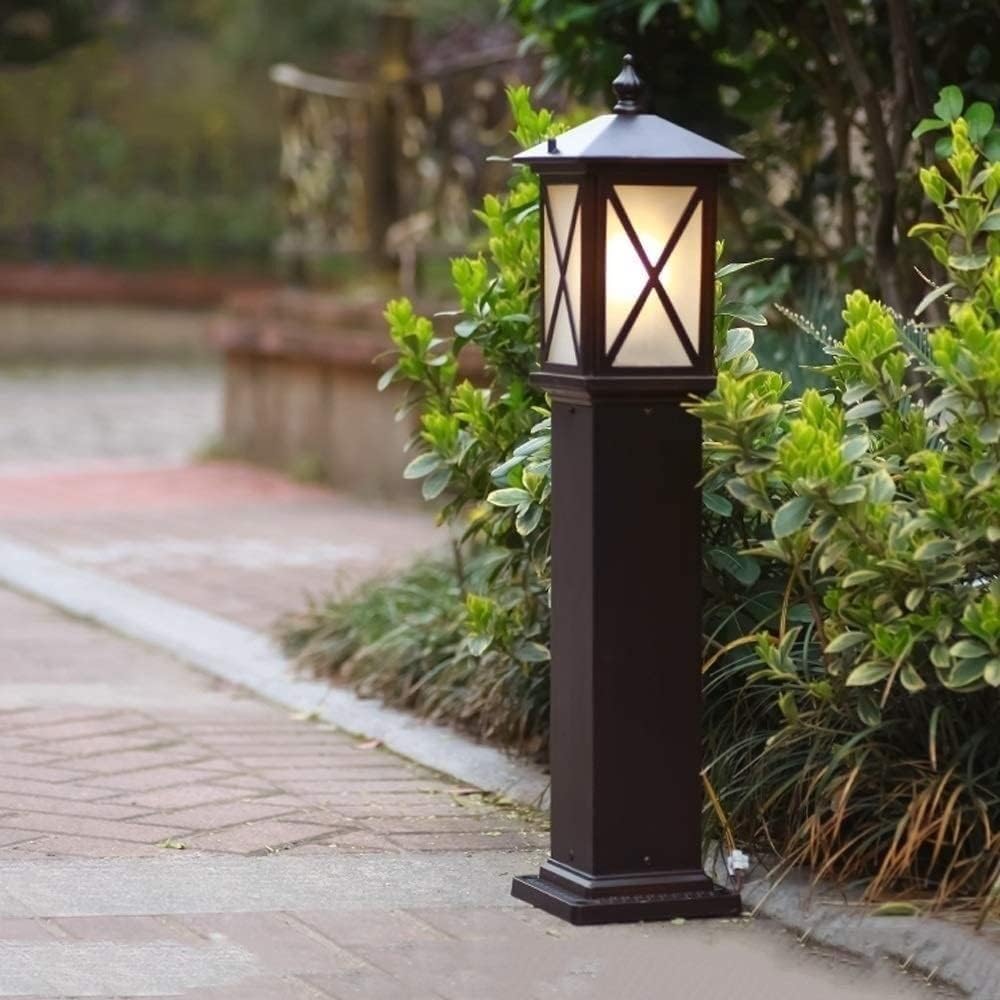 Lampa na słupku trawnikowym