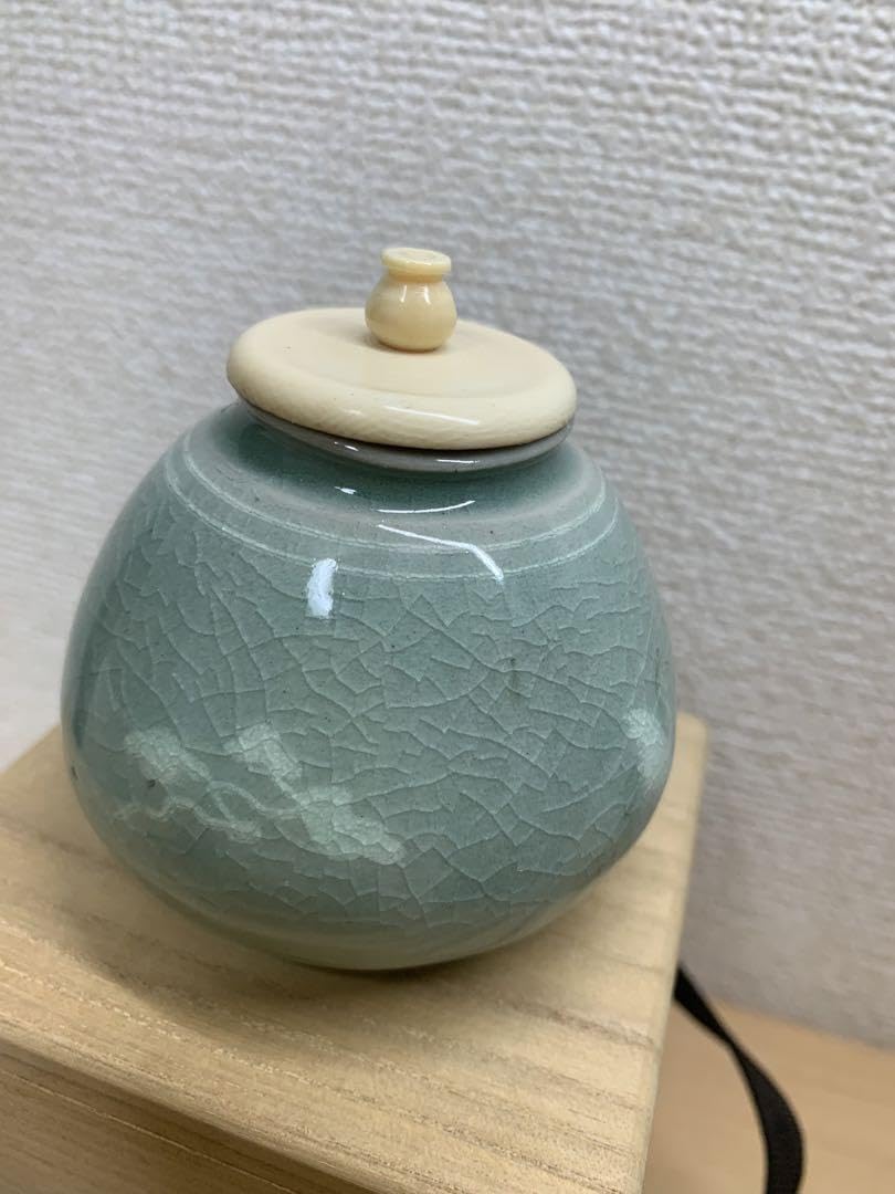 茶道具　韓萬亀作　高麗青磁　象嵌鳥文　文琳茶入　共箱 Amazon.co.jp: 茶道具 韓萬亀作 高麗青磁 象嵌鳥文 文琳茶入 共
