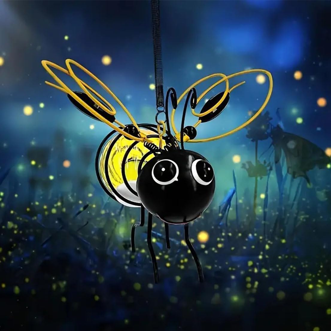 Solar Bee Lights Outdoor, Outdoor Hanging Solar Bee Light, Hanging Bee Solar Garden Lights Decor for Outside, Waterproof Bees Simulation Lights for Patio Balcony Yard Ornament (Gold, 4Pcs)