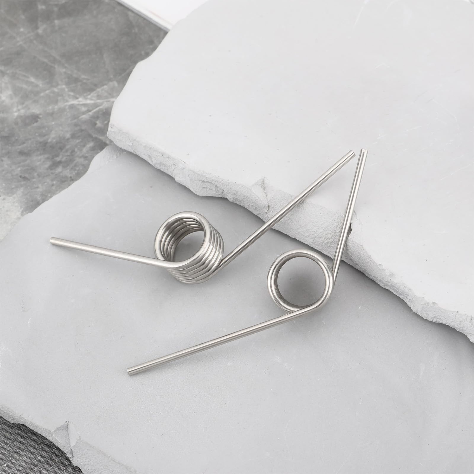 Be In Your Mind 2pcs Ressorts De Torsion à Double Jambe En Acier Inoxydable 5,5 Spires Ressort Gauche Diamètre De Fil De 1,8 Mm Ressort à 130 Degrés Pour Machines Projets