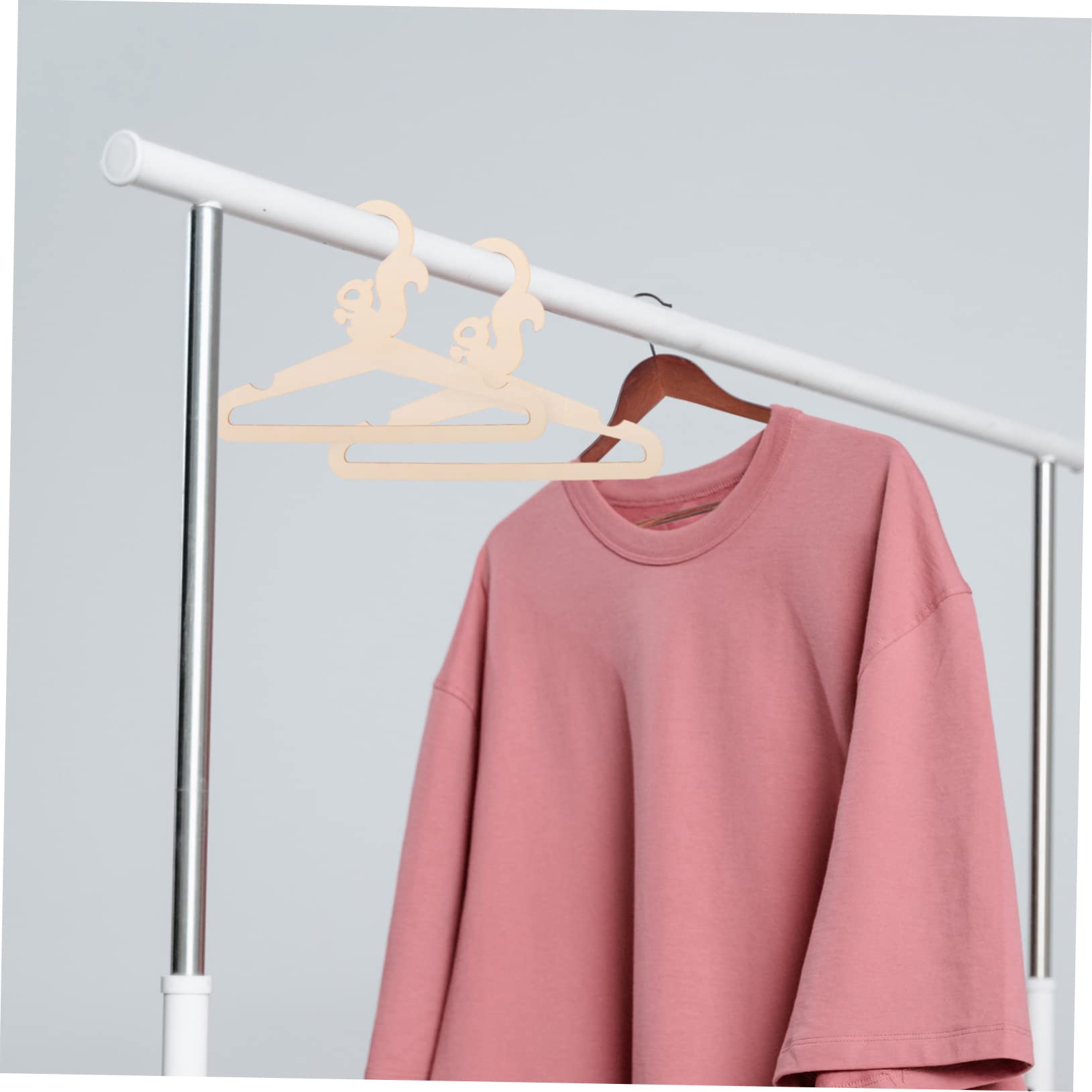 PRETYZOOM 5Pcs Cartoon Animal Wooden Hangers for Creative Nursery Clothes Storage Smooth Finish Design for Organizing Apparel Style