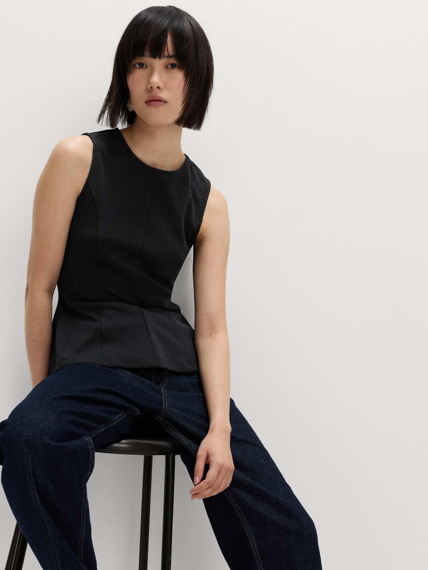Marks & Spencer Haut Péplum sans Manches Ajusté Femme, avec Stretch