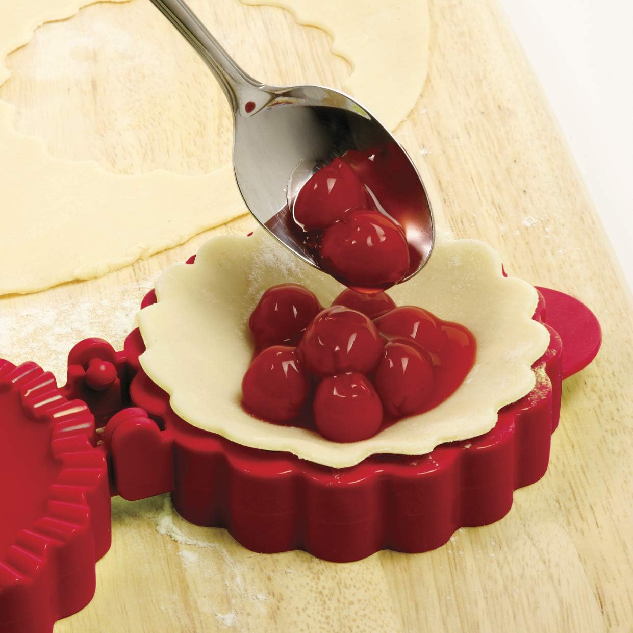 Norpro Lattice Mini Pie Mold, 4.5" x 5.75" x 2" / 11.5cm x 14.5cm x 5cm, As Shown