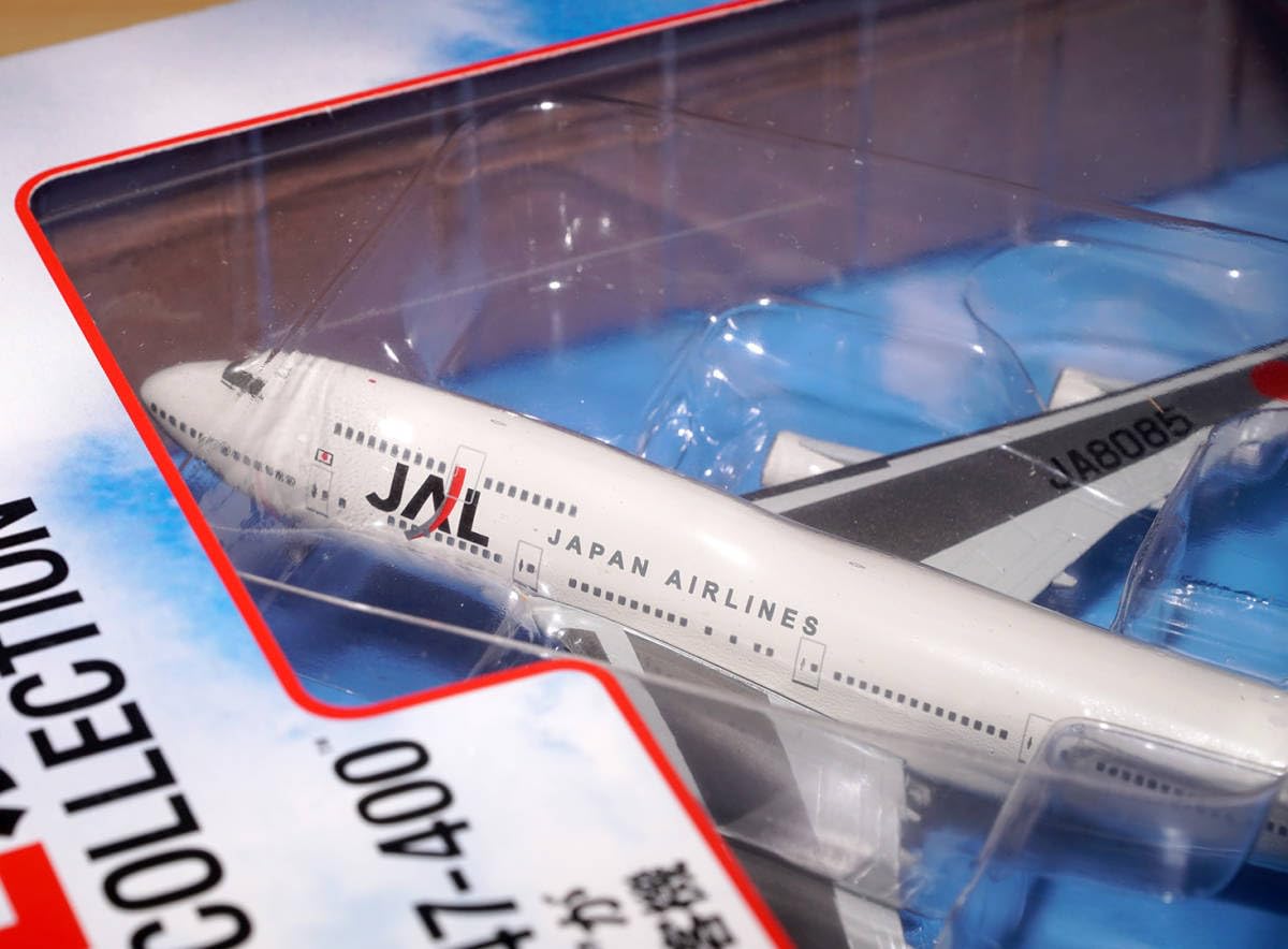 激レア 1/300 JAL 747-400 シリアル番号入りダイキャスト Amazon.co.jp: ボーイング Boeing 747-400 JAL旅客機
