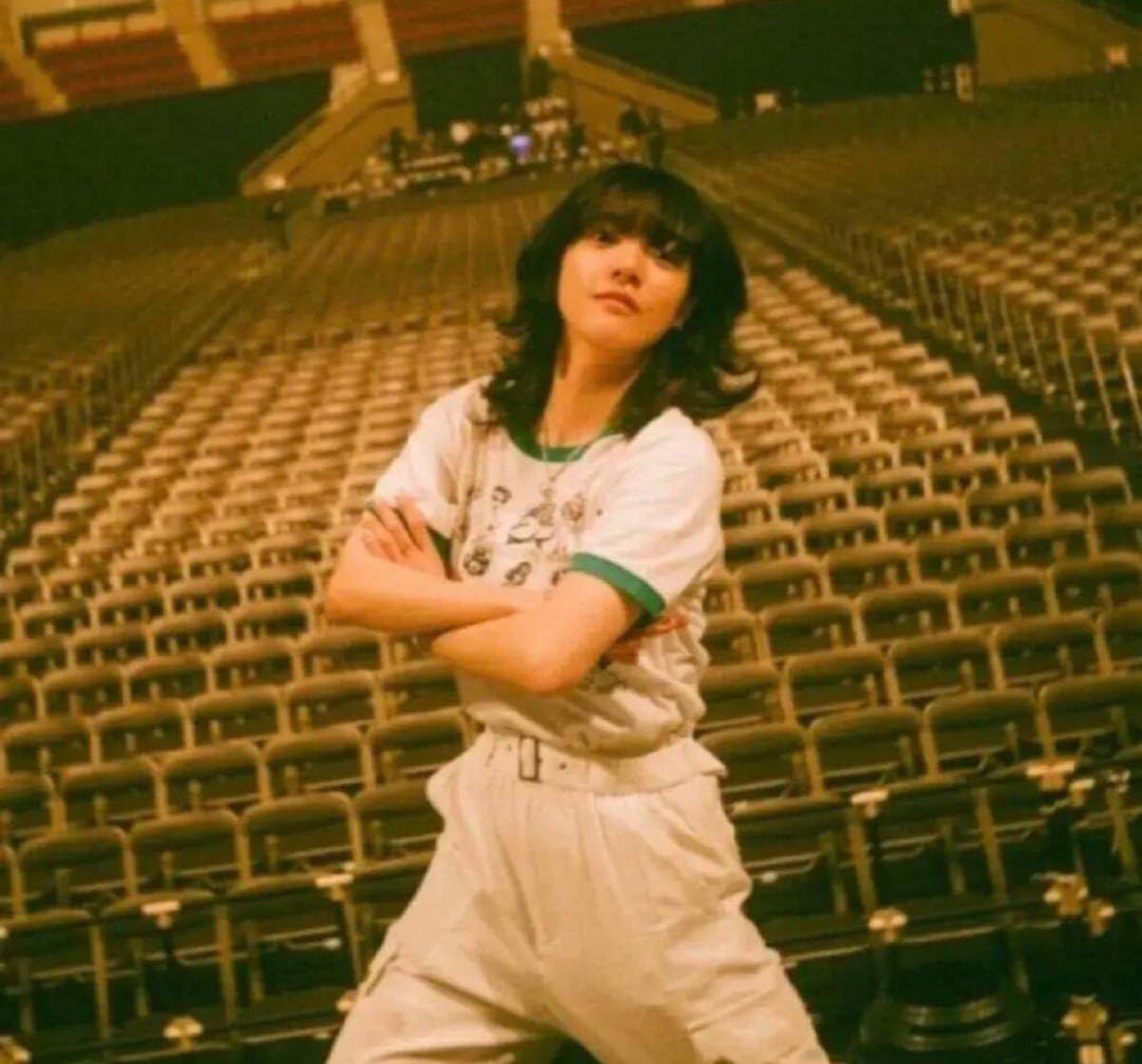 Amazon.co.jp: M あいみょん おっぱい リンガー 紺 Tシャツ US買付  