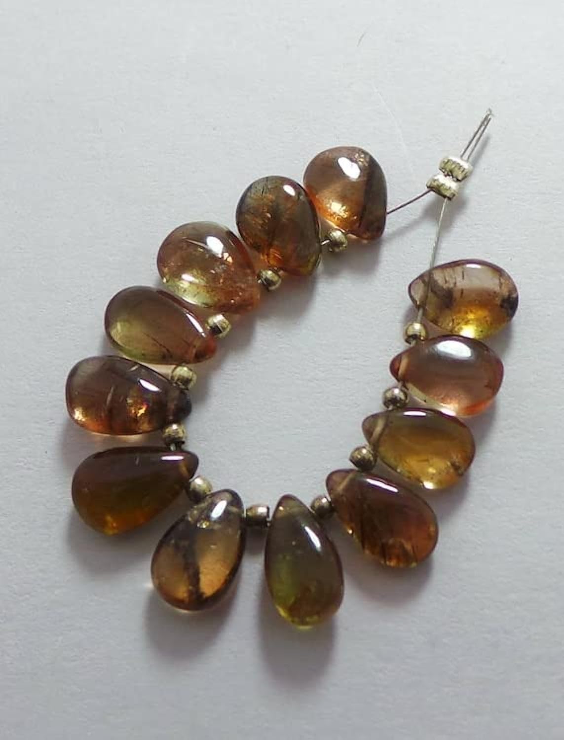 Andalousite naturelle en poire lisse 8x6-9x6 mm pour création de bijoux uniques - 12 pièces