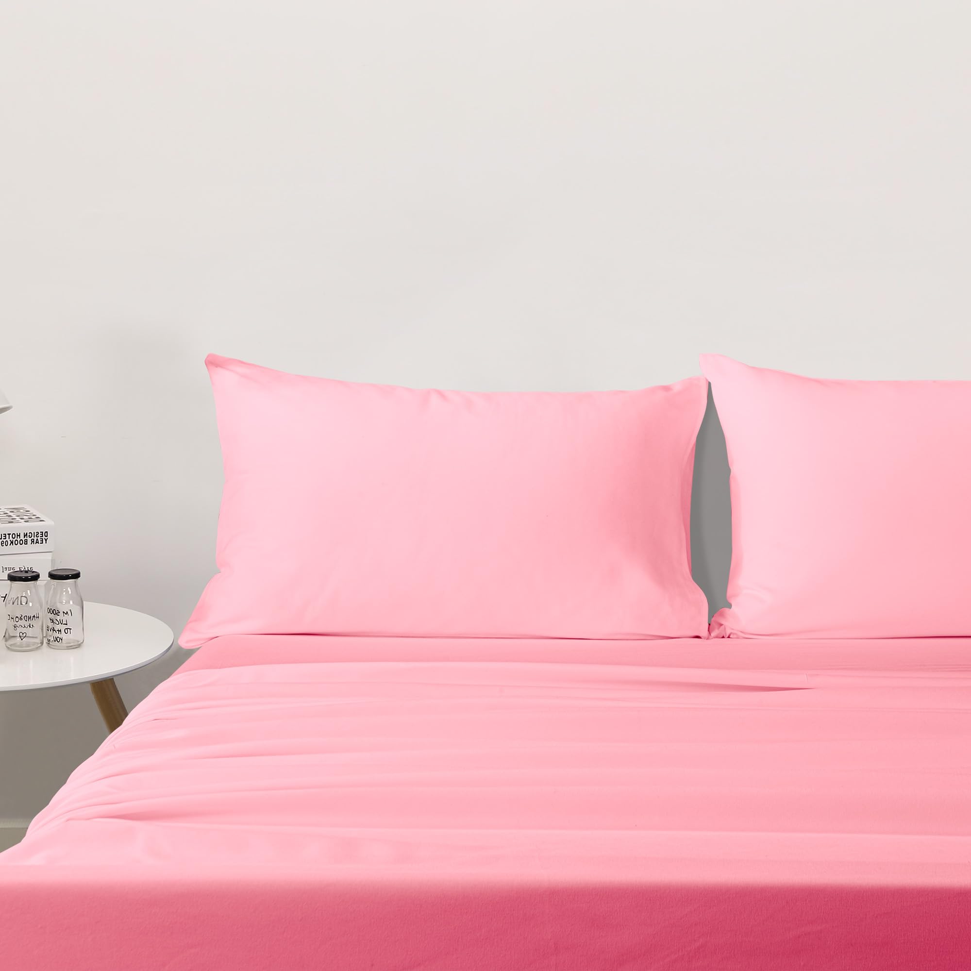Queen Size 4-Piece Microfiber Bed Sheet Set 1800 Thread Count Super Soft Wrinkle Fade Stain Resistant Fitted Sheet