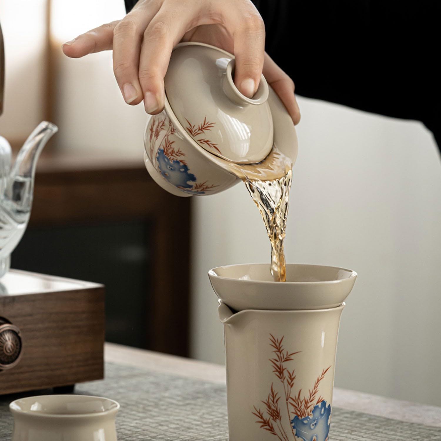 Zestaw do herbaty Zestaw do herbaty Zestaw filiżanek do herbaty Chiński ceramiczny zestaw do herbaty Kung Fu, czajniczek i filiżanka Pudełko upominkowe dla gości spotykających się Beauty Comes