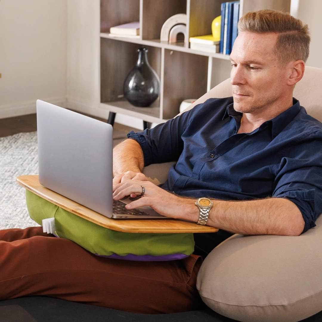 Amazon.com: Yogibo 玩具總動員膝上桌附枕頭底部Buzz Lightyear Traybo 筆記型電腦 托盤適用於兒童膝上墊竹製頂部內建插槽適用於平板電腦或手機: