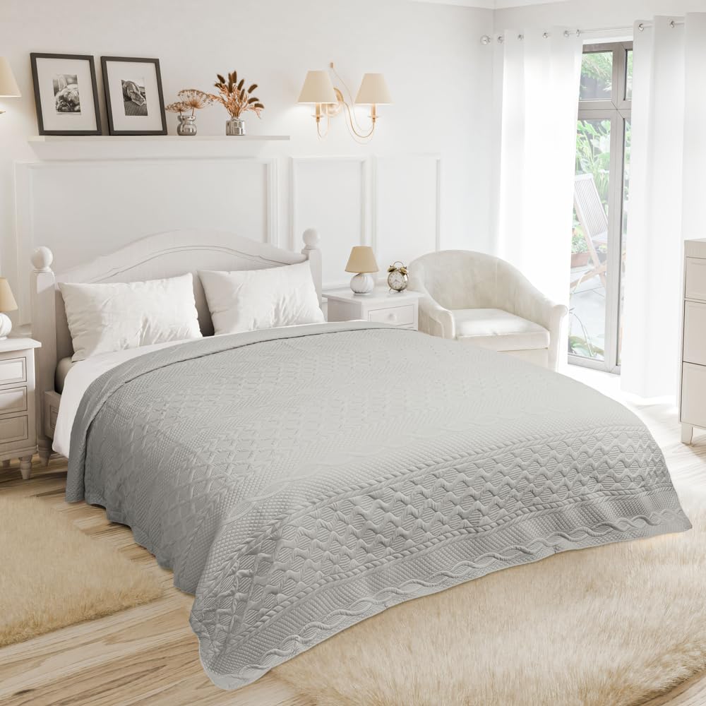 Emma Barclay  Silver Bedspread Quilted Aran in Size King, Sports Direct