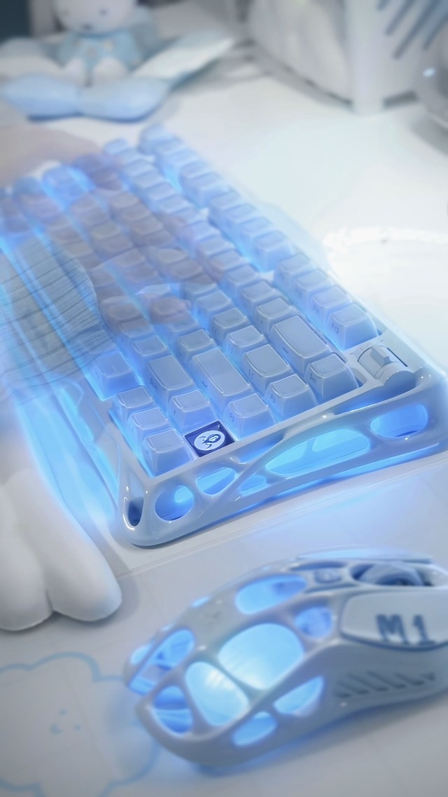Amazon | 【国内正規品】GravaStar かわいい水色 ゲーミングマウス