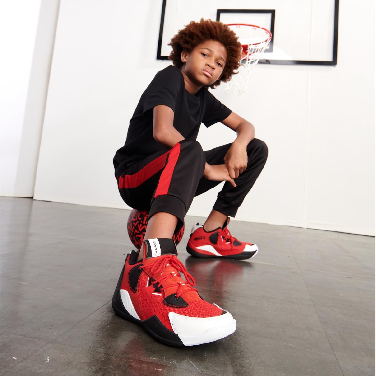 AND1 Zapatos de baloncesto para niñas y niños, tenis de caña alta, talla 1 a 7, zapatos de baloncesto para niños