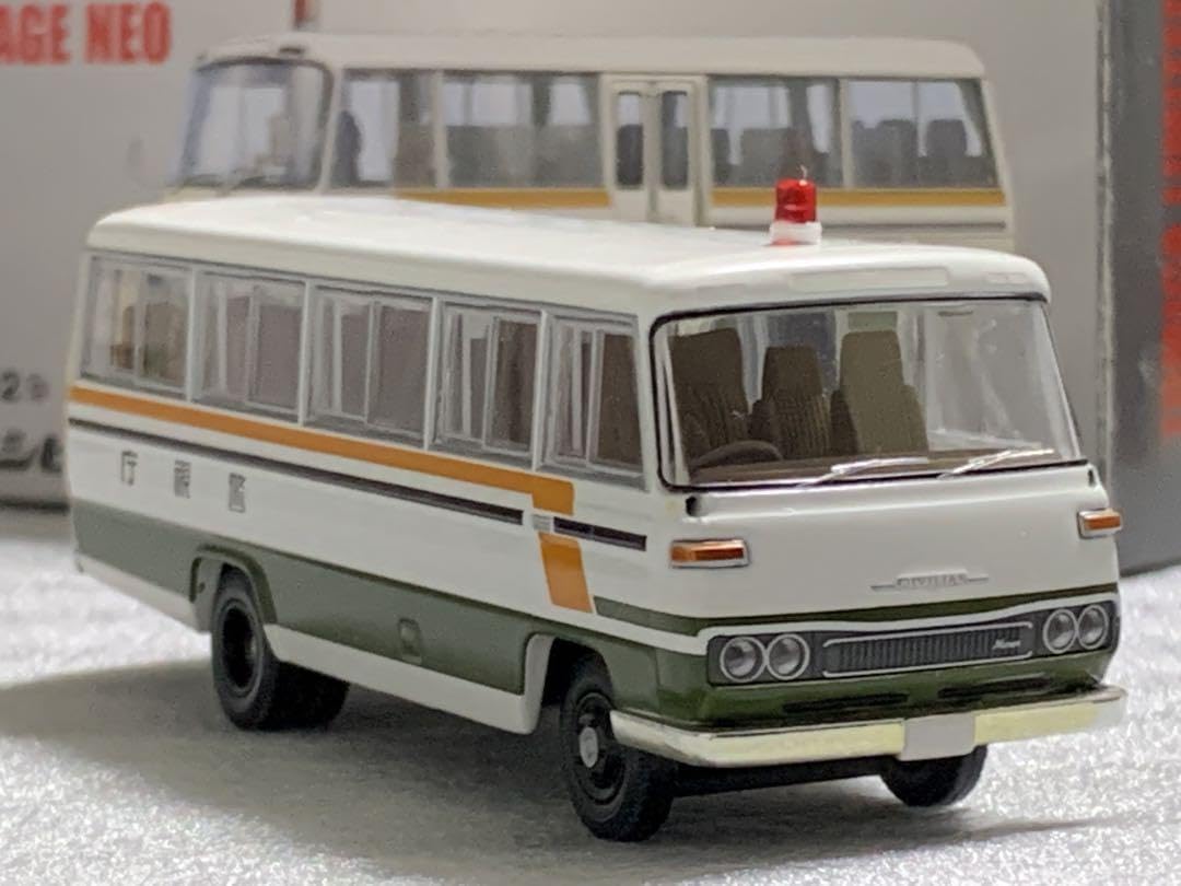 Amazon.co.jp: トミカリミテッドヴィンテージネオ ニッサン シビリアン