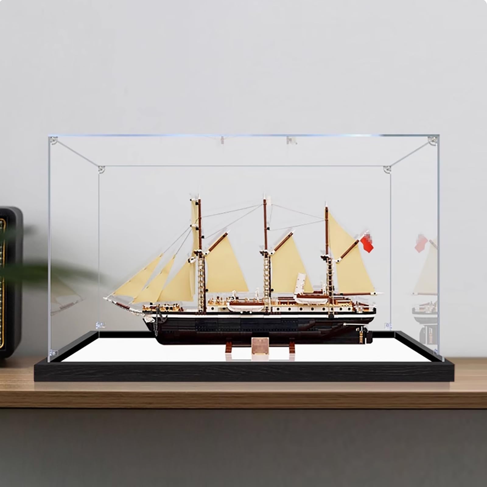 NNIESSD Acrylic Display Case for Lego 10335 Endurance Expedition Ship Model, Dustproof, Transparent, 3mm Thick, Tabletop Mount, Clear