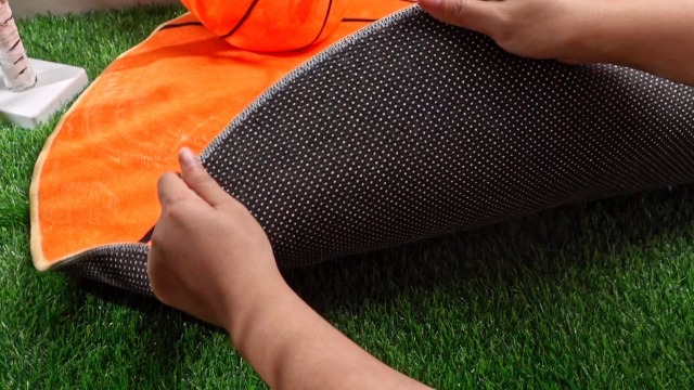 Tapete y Almohadas de Baloncesto de Peluche para Decoración de Habitación miniatura 7