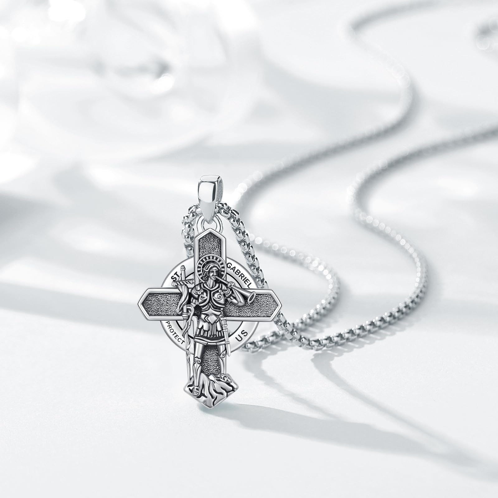 Collares religiosos de santo, plata de ley 925 San Miguel, San Cristóbal, San Benito, San Judas, Jesús crucifijo, San Uriel, Gabriel, Arcángel Rafael, San Patricio, San Andrés, San Florián