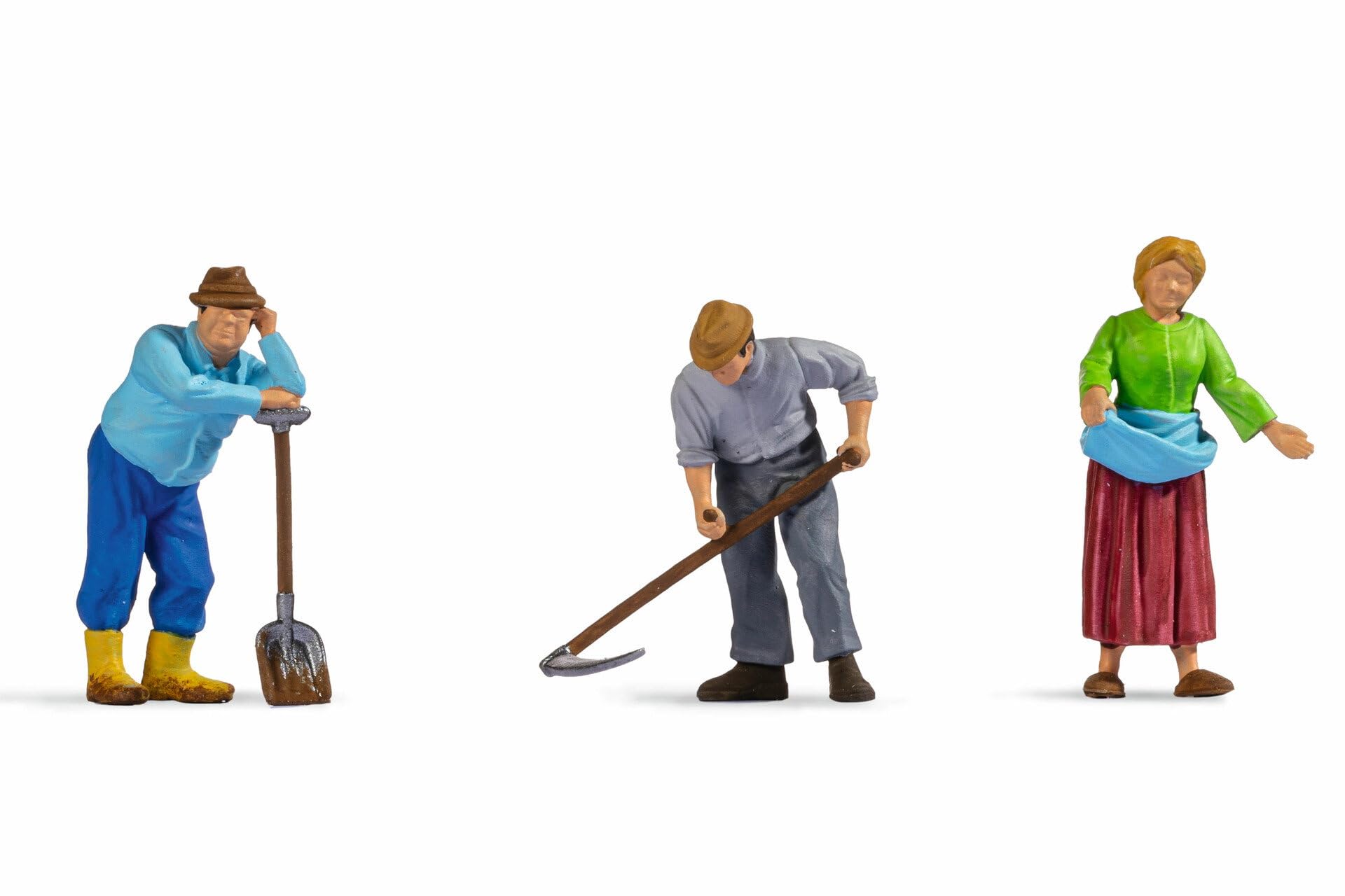 NOCH Figures "Farmers" detailed model building figures for track 0, hand-coloured for scenes on model farms