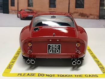 Ferrari 250 GTO ダイキャスト 1:18 1962 Ferrari 250 GTO Red in 1:18 scale by KK Diecast