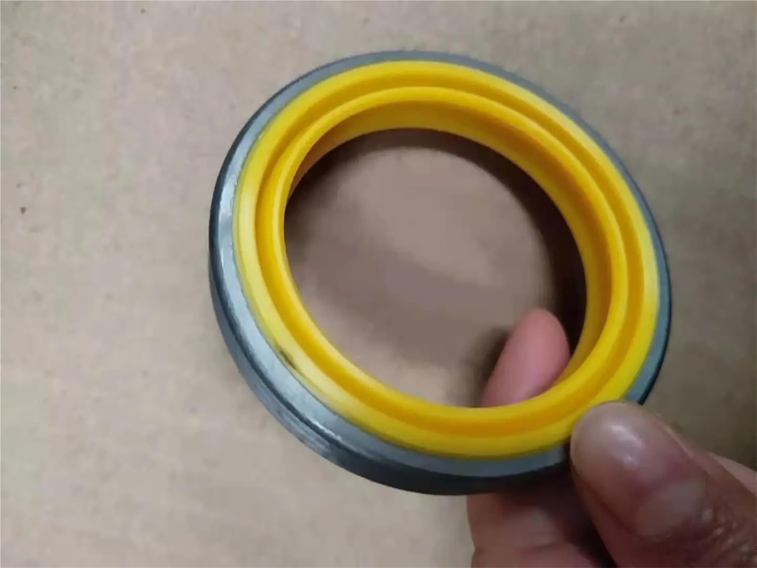 Oil seal yellow lips for engines, transmissions, excavators(83.5x108.2x14)