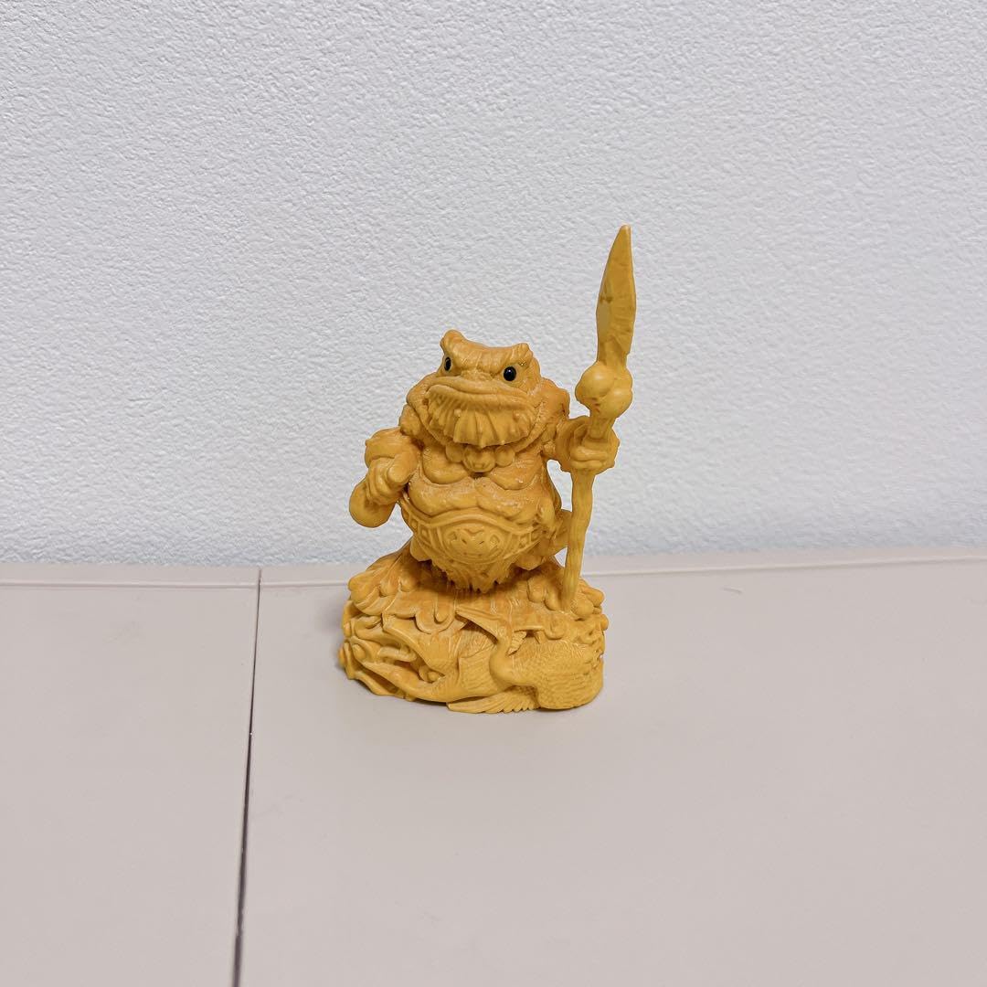 Amazon.co.jp: 木彫り ガマガエル 置物 金運蛙 全高約110mm ツゲの