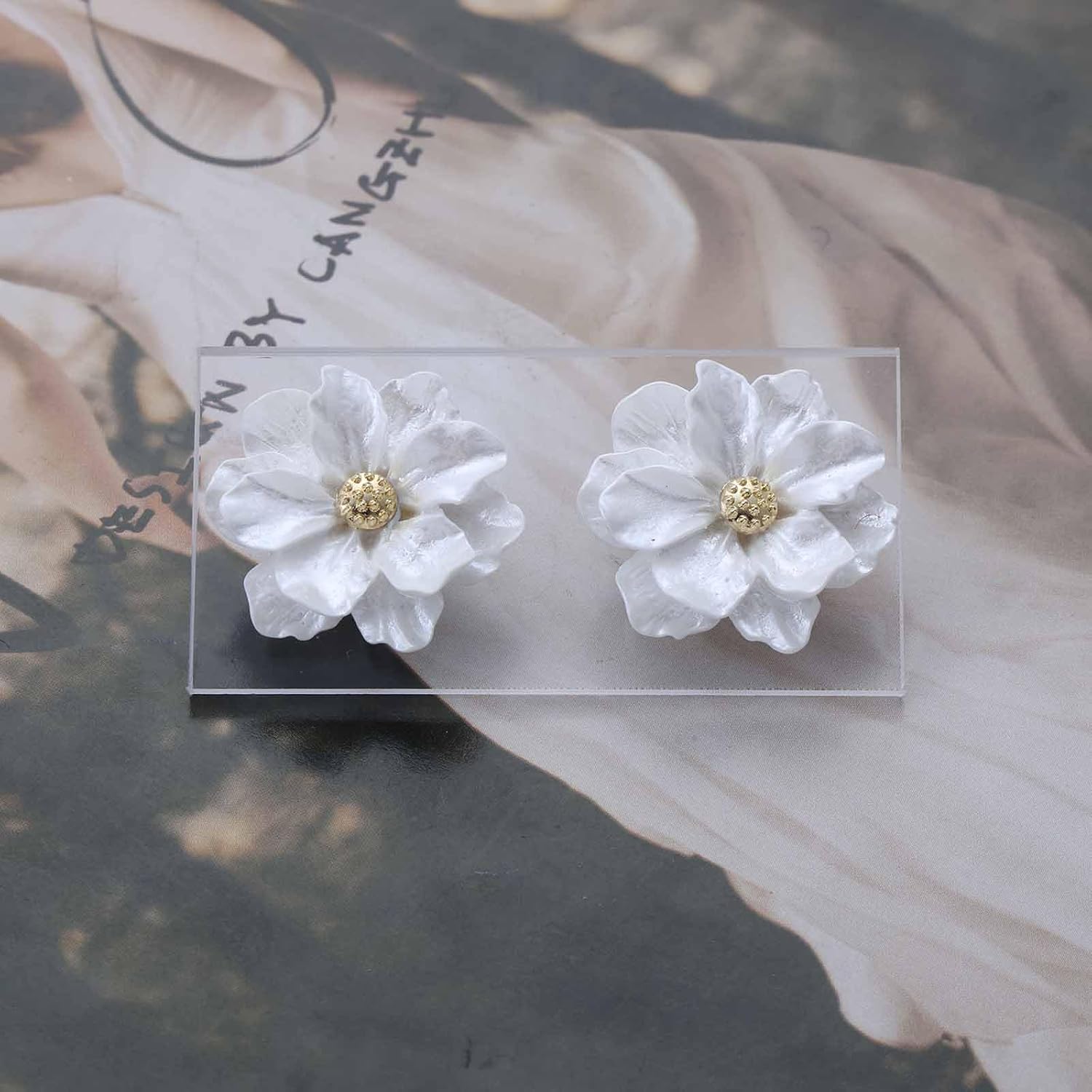 Bohemian Enamel Flower Stud Earrings White Camellia Flower Earrings Acrylic Floral Statement Earring Vintage Chunky Floral Earring Jewelry for Women - Image 8