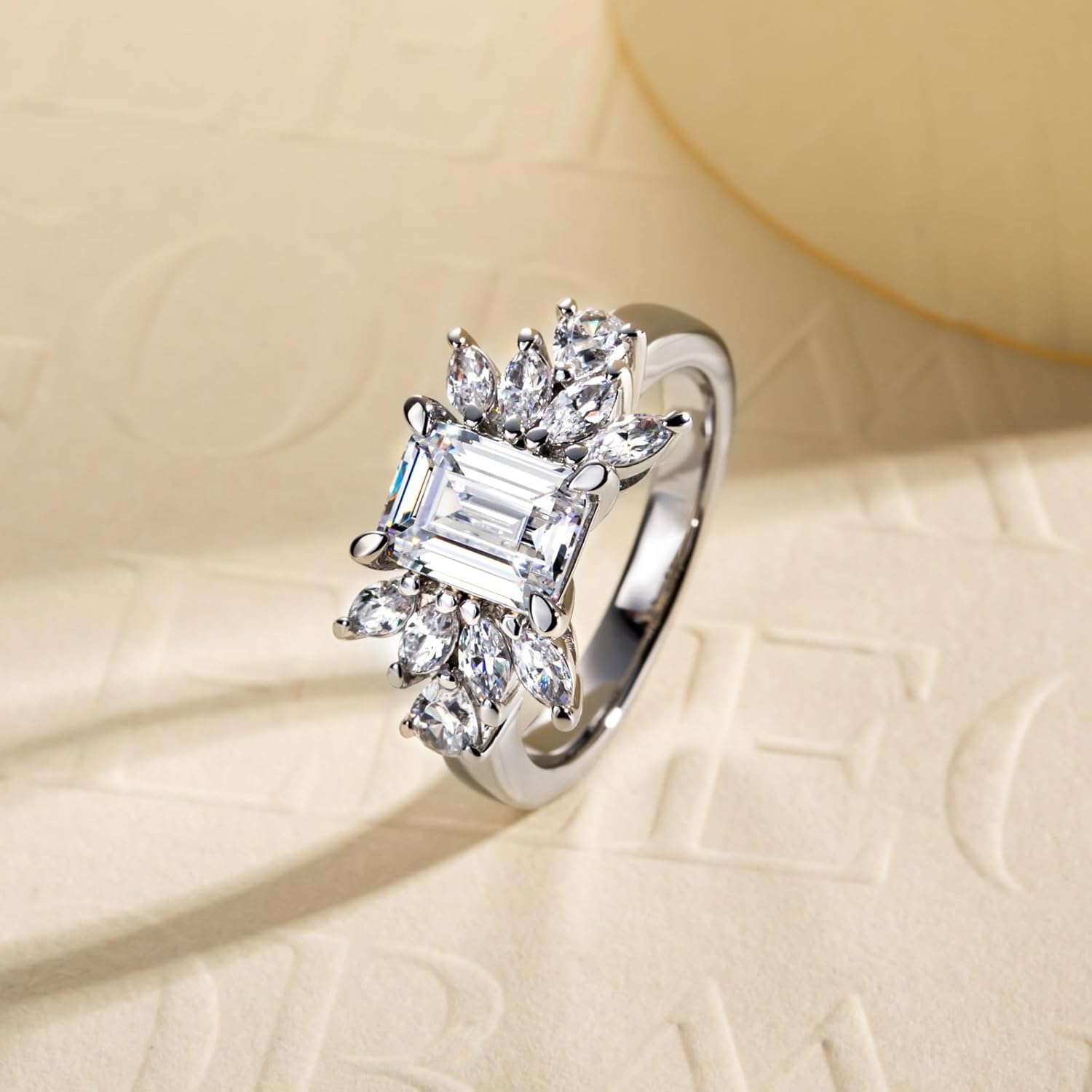 2CT-4CT Cubic Zirconia Engagement Ring Round Cut/Oval Cut/Emerald Cut 5A Grade CZ Wedding Ring D Color Lab Grown Diamond Promise Anniversary Ring for Women