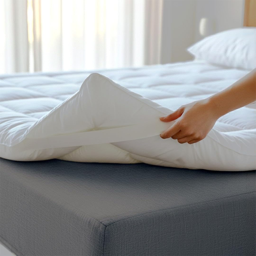 The White Stone Topper Matrimoniale con Imbottitura in Ovatta da 1000 gr/m² | Coprimaterasso Extra Comfort con Camera d’Aria Traspirante Incorporata | Topper 160x190 Effetto Nuvola