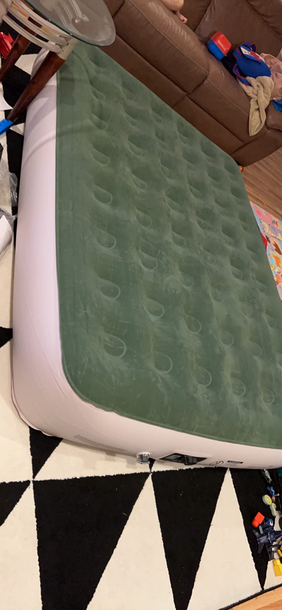 10/mo Finance Zearna Twin Air Mattress with Built in Pump 13in Mid