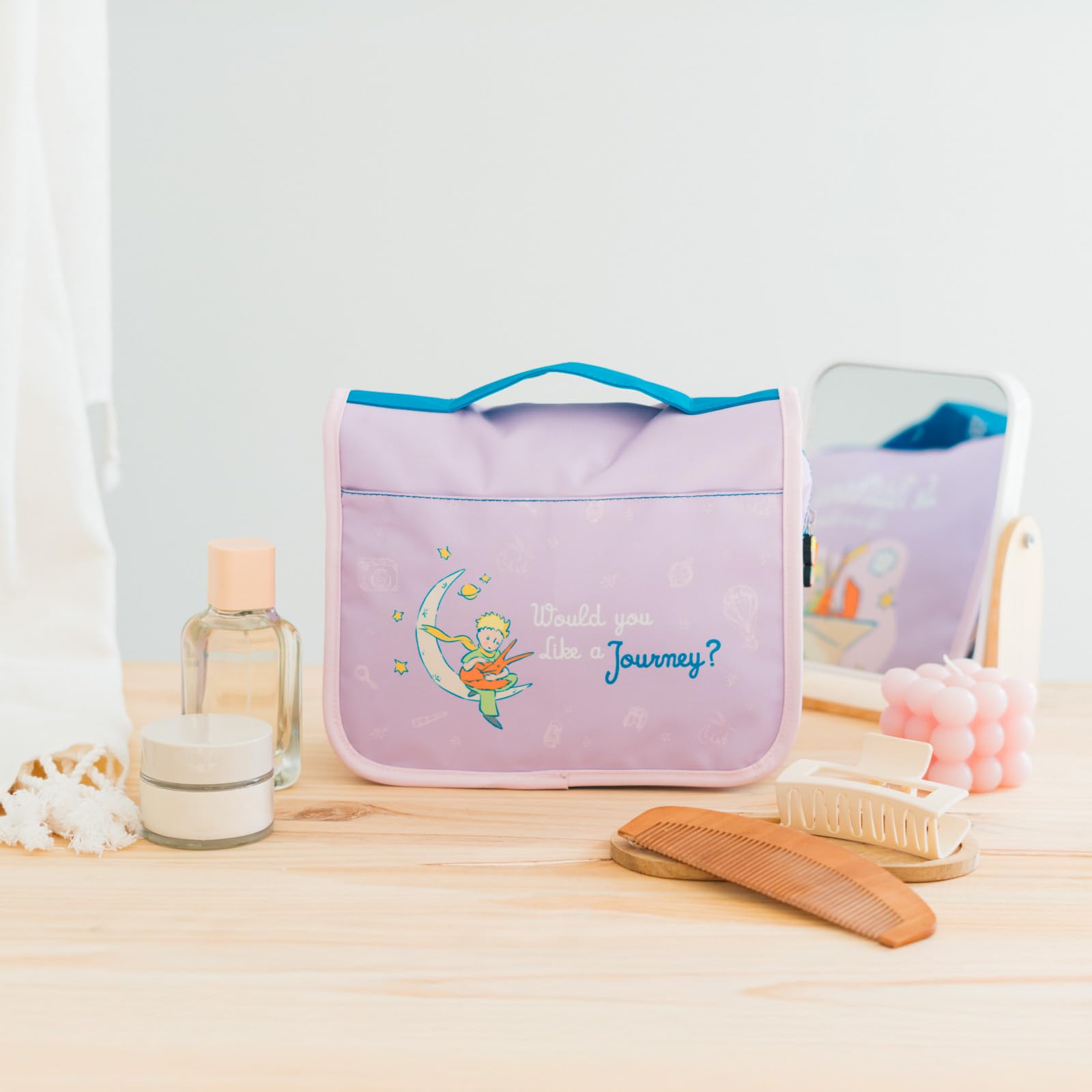 Grupo Erik Hanging Toiletry Bag - The Little Prince - Image 4