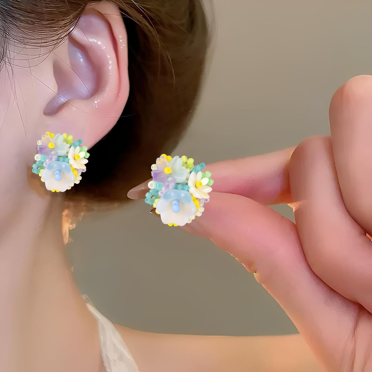 Fashion Beaded Flower Clip On Earrings For Women, Cute Lovely Acrylic Flower Earrings No piercing Earrings - Image 6