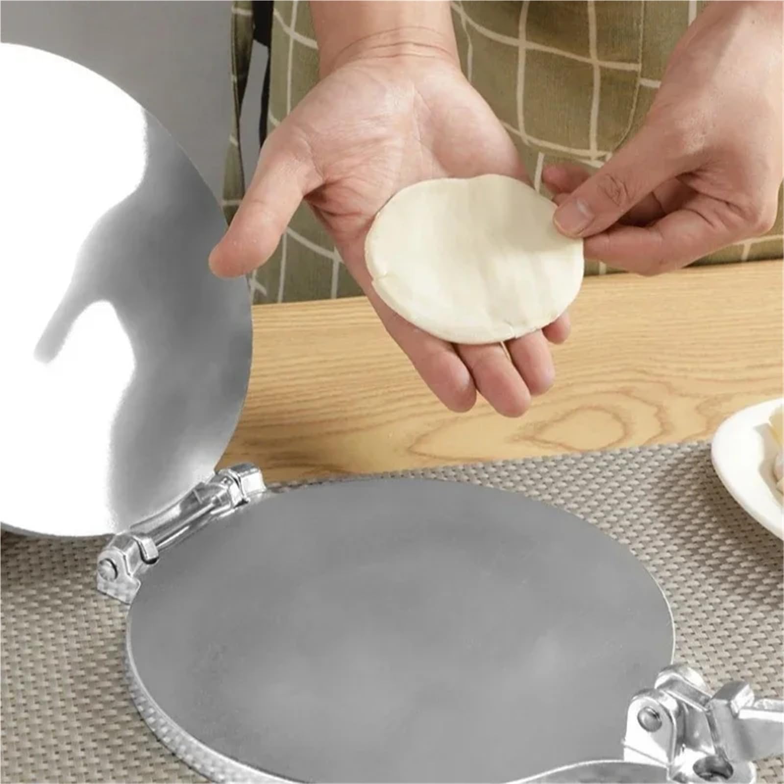 Presse à Tortilla 16/20cm, en alliage d'aluminium, outil manuel de pressage de la pâte for Pizza, tarte, Tortillas, accessoires de cuisine(Black 16CM)
