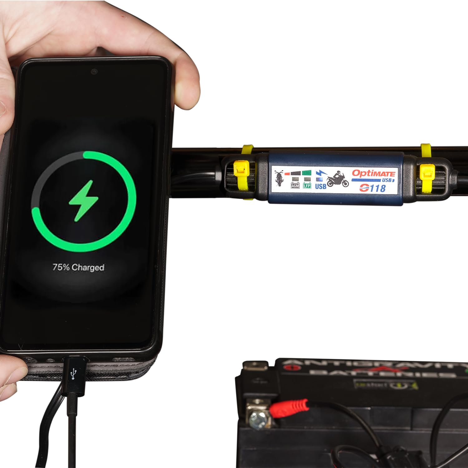 OptiMate USB O-118- Caricabatterie intelligente in linea da 3300mA USB-C, con modalità standby e monitoraggio della batteria del veicolo.