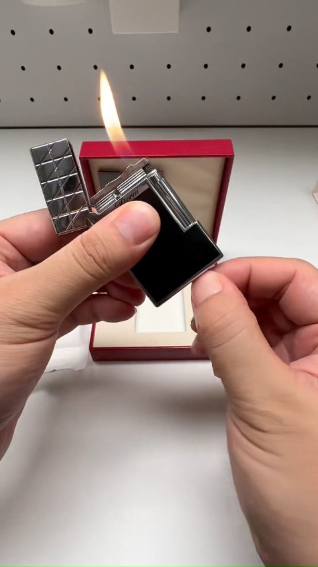 Encendedor clásico recargable de butano con diseño vintage y encendido lateral miniatura 7