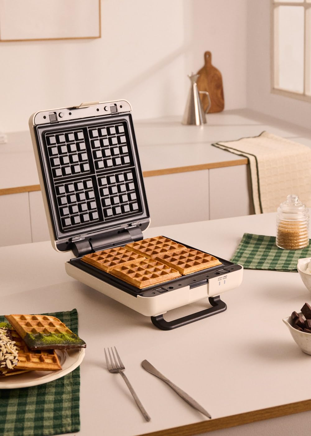 CREATE/STONE STUDIO Sandwichtoaster Vierfach-Waffeleisen Cremeweiß 1600W 4 Scheiben Antihaftbeschichtung 180°-Öffnung