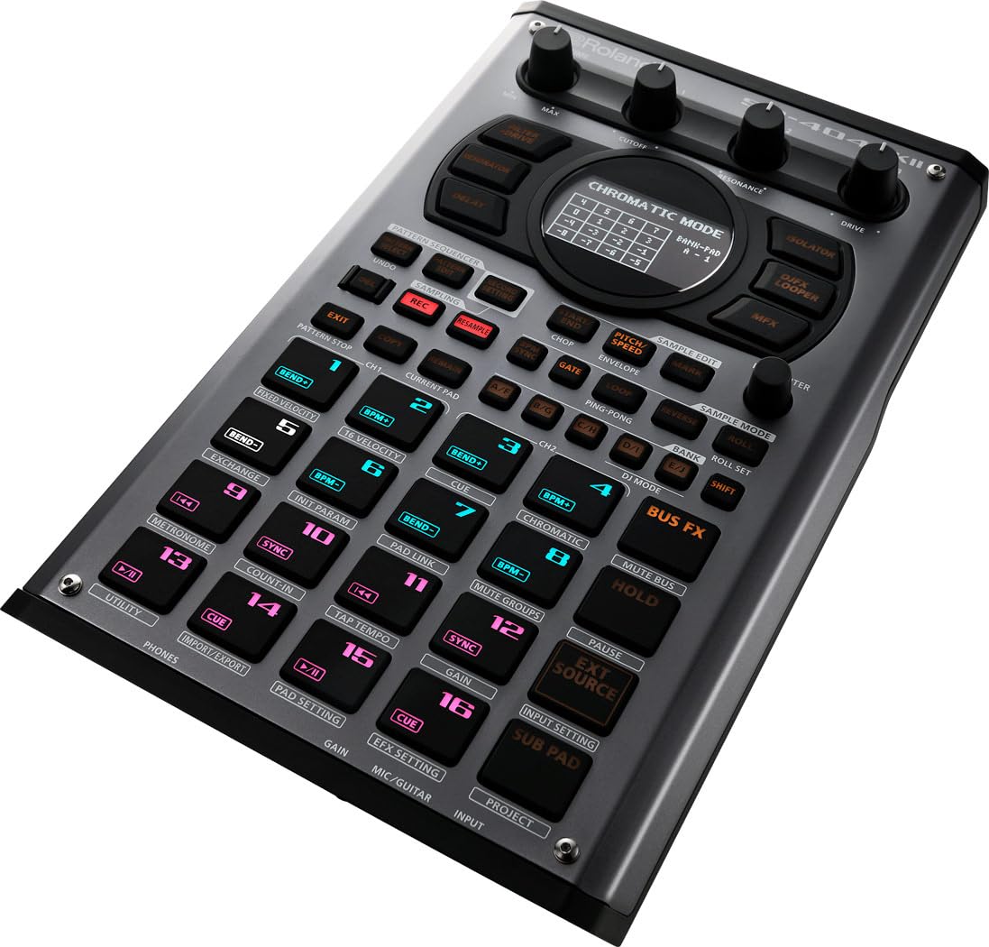 Roland SP-404MKII Creative Sampler und Effector Bundle mit MIDI-Kabel, Instrumentenkabel und Austin Bazaar Poliertuch