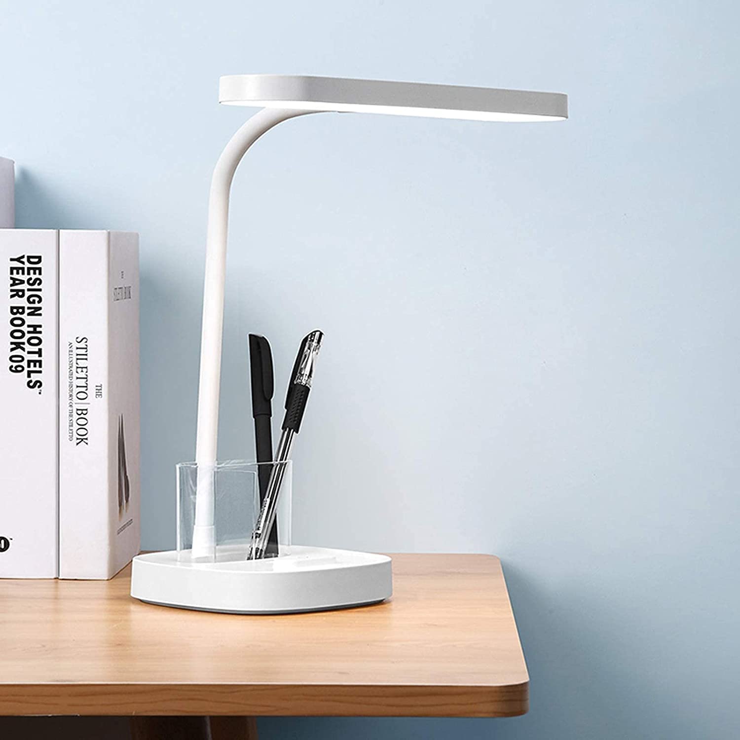 Habrur Klemmleuchte Schreibtischlampe LED-Schreibtischlampe Mit 3 Dimmbarer Helligkeit 180° Flexible Schwanenhals-Schreibtischlampe Mit USB-Ladeanschluss, Stifthalter Leselampe Klemmlampe