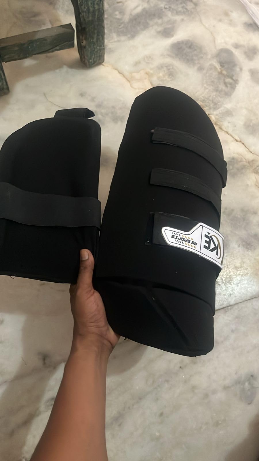 Cricket Thigh Combo Guard - Ultimate Set of Thigh Pad & Inner Pad for Right Hand (Black), (Size- Men's)-image-32