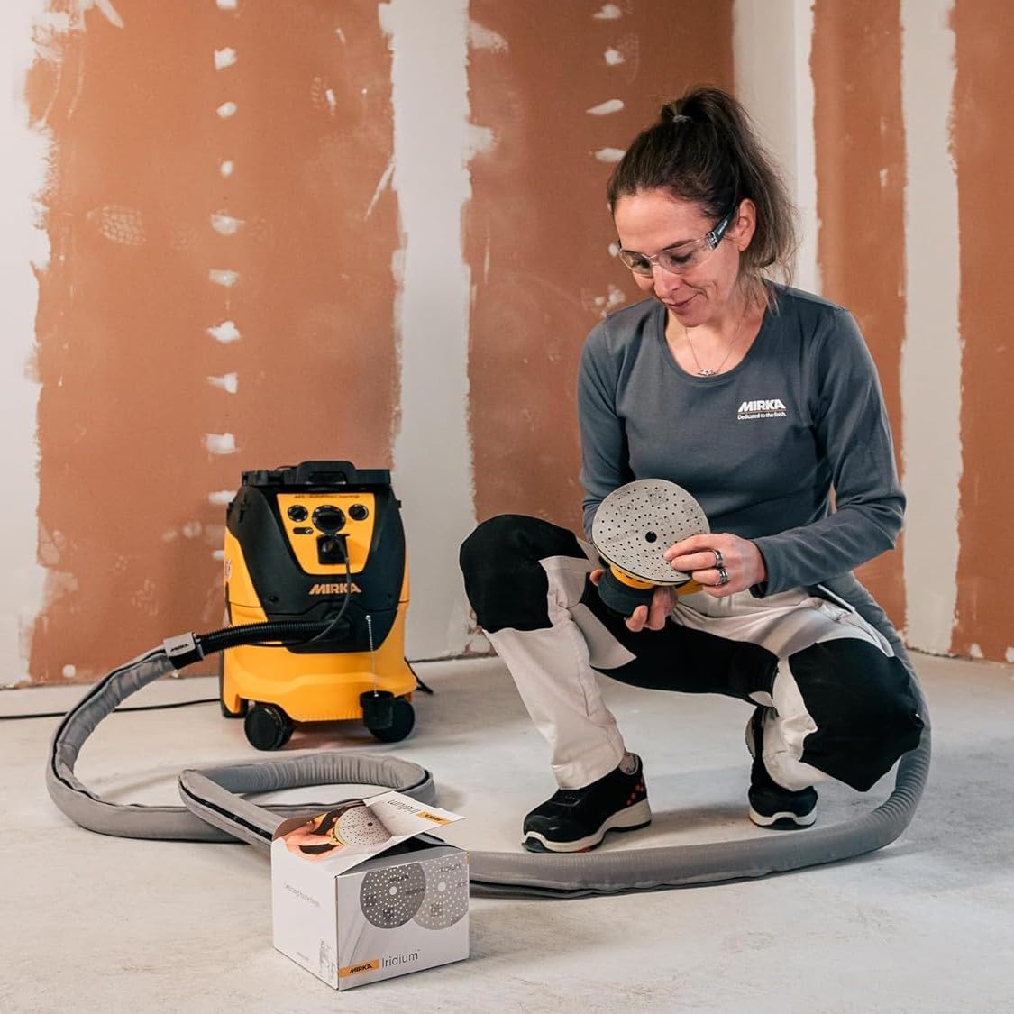 Mirka carta abrasiva Iridium Ø125 mm a strappo 89 fori grana 60 50 pz | Per levigatura precisa su vernice stucco legno acciaio plastica con 89 fori per aspirazione polvere efficiente