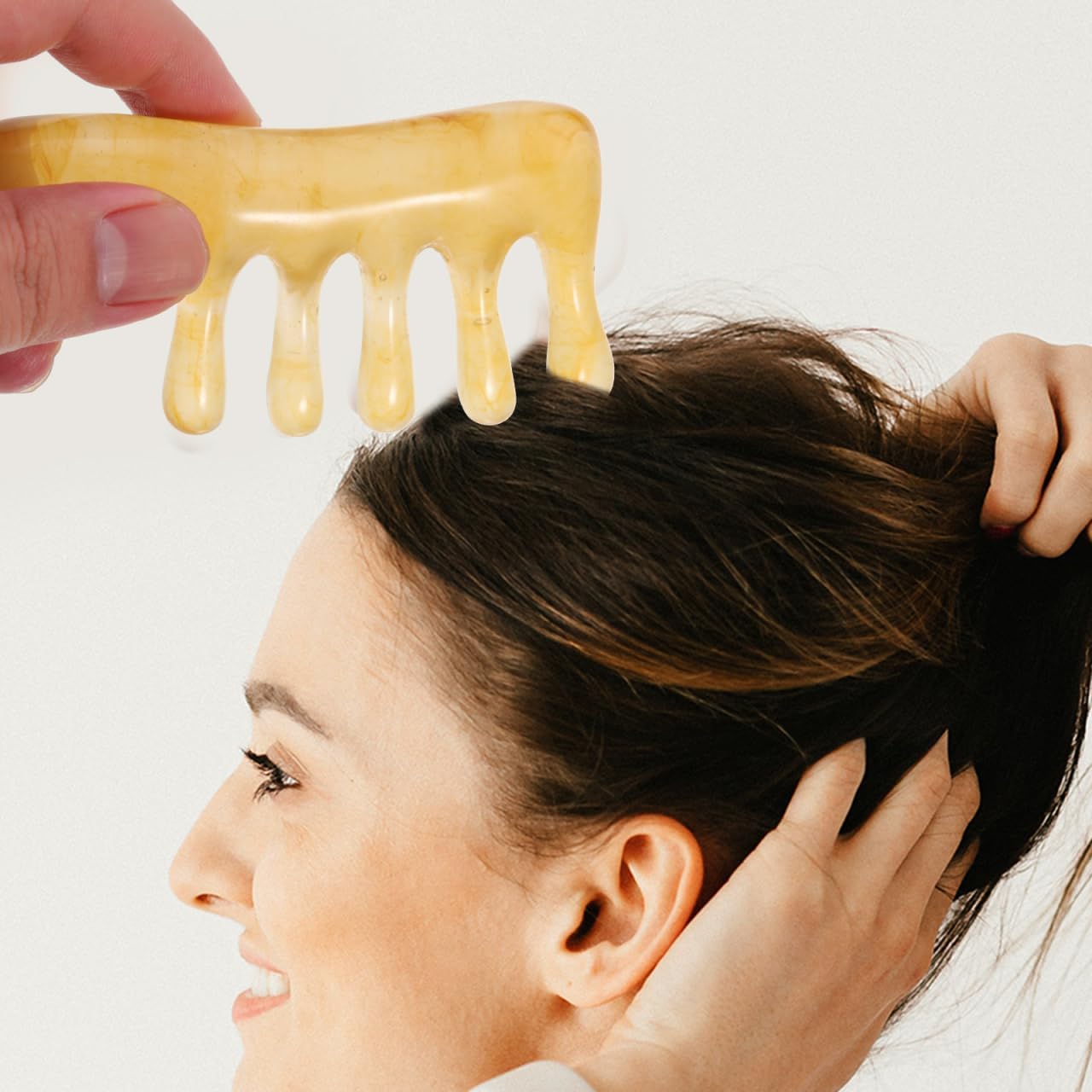 GLEAVI 2Pc Scalp Massage Comb Beeswax Gua Sha Scraping Massage Tool Handheld Head Care Comb for Scalp Neck and Back Relaxation 3.93 X 1.96 X 0.62 in