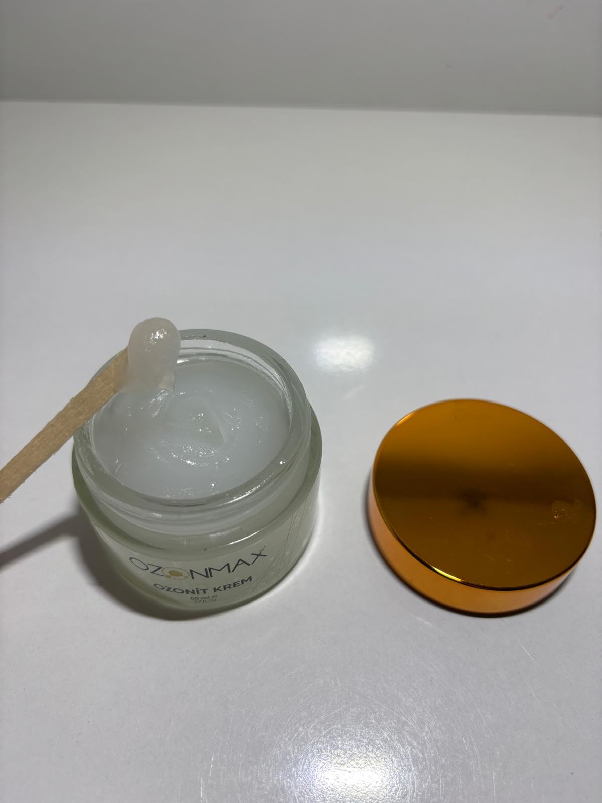 OZONMAX OZONİT KREM 50 ML - Cildin Oksijen Seviyesini üç Katakadar Artırırı ve Cilt tonunu Eşitler akne Leke Gibi Cilt Problemlerinde Kullanılır.