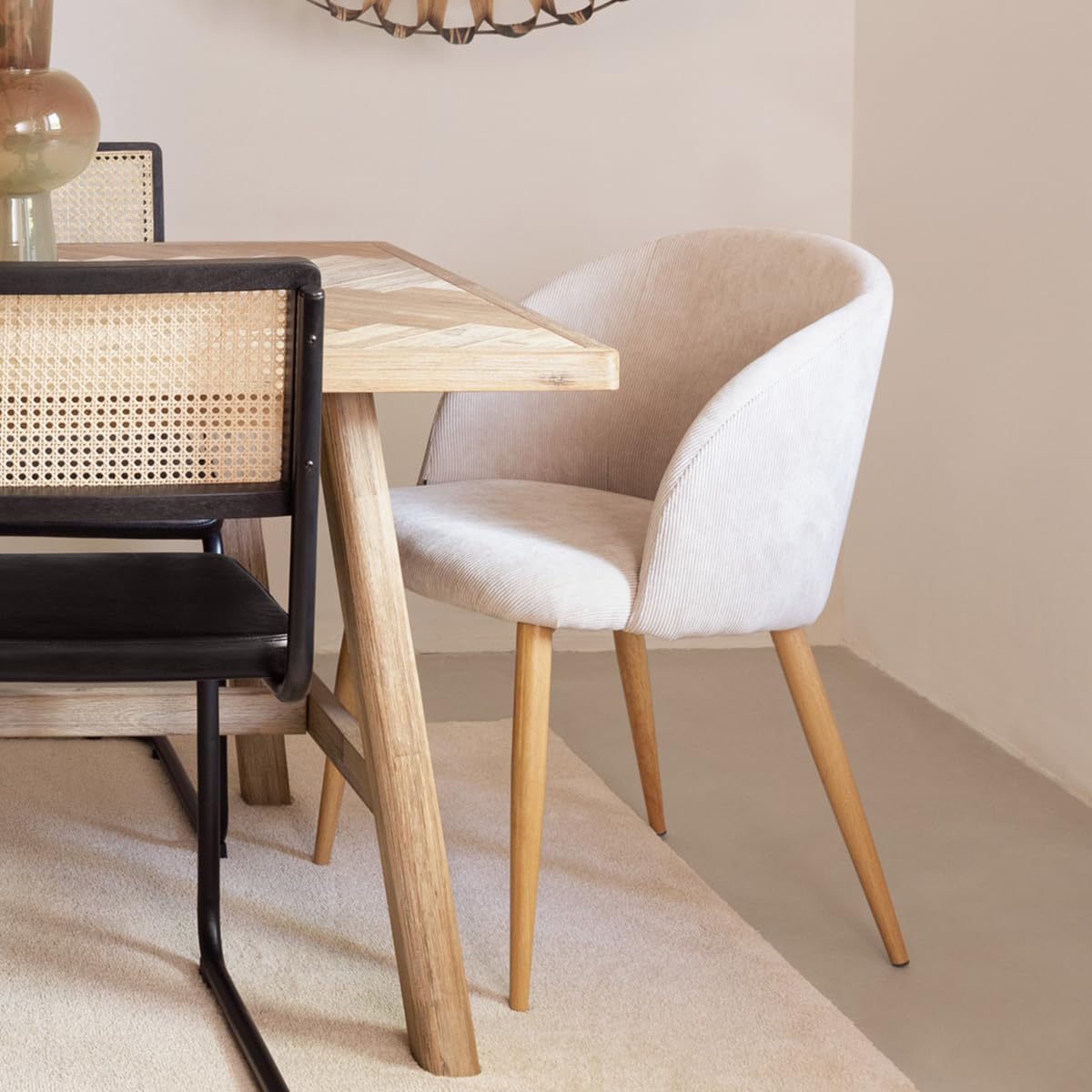 Atmosphera - Fauteuil Celeste Velours Côtelé Beige - L 53 x H 81 cm - Confortable, Style Scandinave - pour Salon, Salle à Manger, Bureau