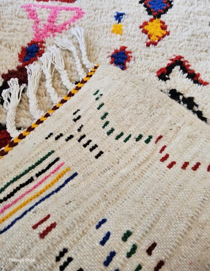 Générique Tapis berbère marocain Azilal 1,14 m x 0.84 m – Tapis Artisanal Fait Main – Laine Naturelle – Motifs Traditionnels – Pièce Unique