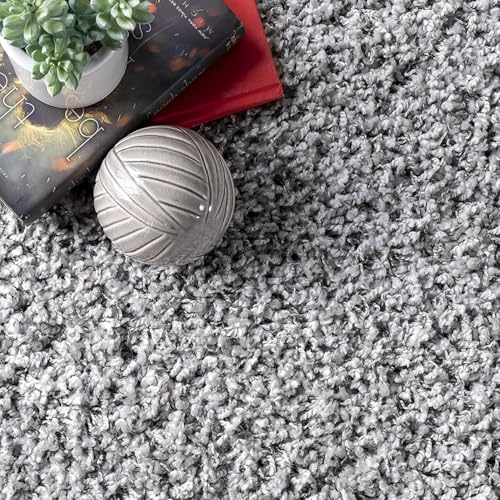 Image of Premium Antiskid Shaggy Carpet /Rug Plain Fur Rectangular Rugs,Soft Microfiber for Bedroom,Living Room,Kids Room,Hall etc (Silver, 5x7 feet)