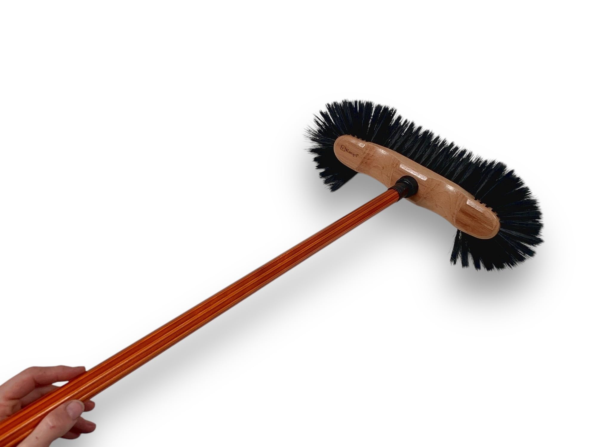 Balai Demi tête Haute qualité | Sortie 60 mm | Bois Vernis | Fibres Pet synthétique Noires |Manche Bois Vernis Teinte Cannelle | Gamme KAROP'S | Longueur 30 cm | Kibros VC120135M2