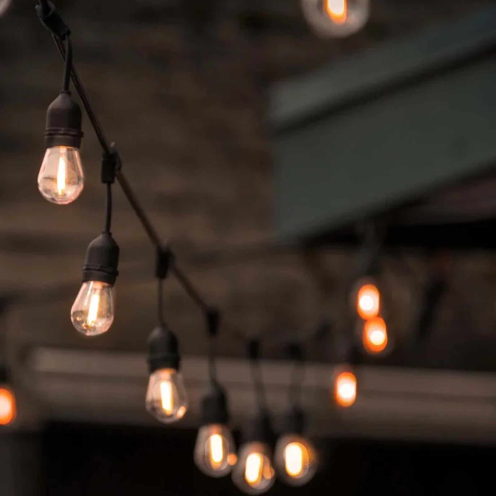 Luccika 5 Meter Lichterkette mit 10 klaren Birnen S14 LED warmweiß Vintage mit schwarzem Kabel verlängerbar für Außen und Innen IP44 (220 Volt mit Schukostecker)