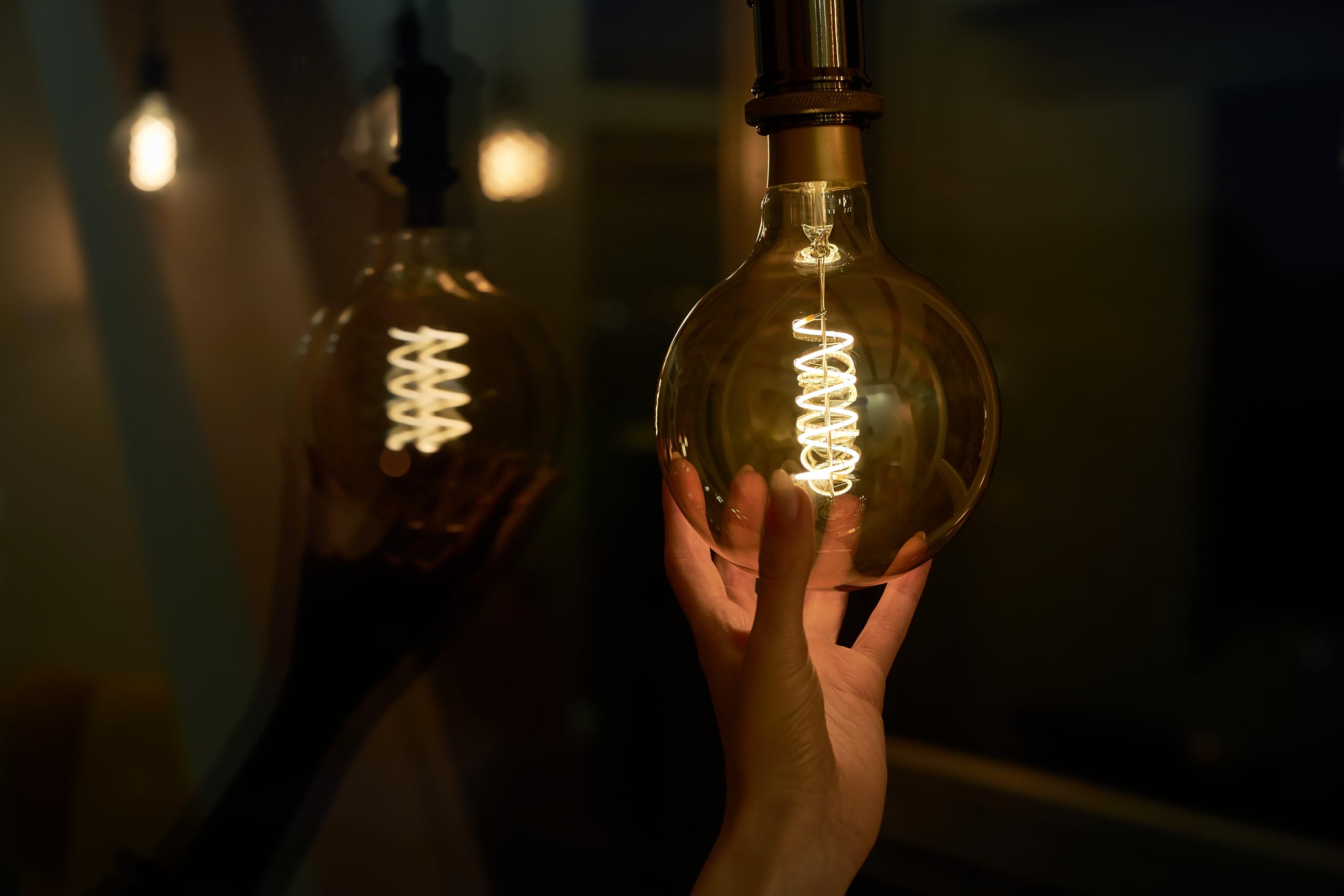 Shelly Vintage G125 | Wlan-gesteuerte Glühbirne mit Dimmung und Leistungsmessung | Hausautomatisierung | iOS Android App | Alexa und Google Home kompatibel | Elegantes Design und energieeffizient