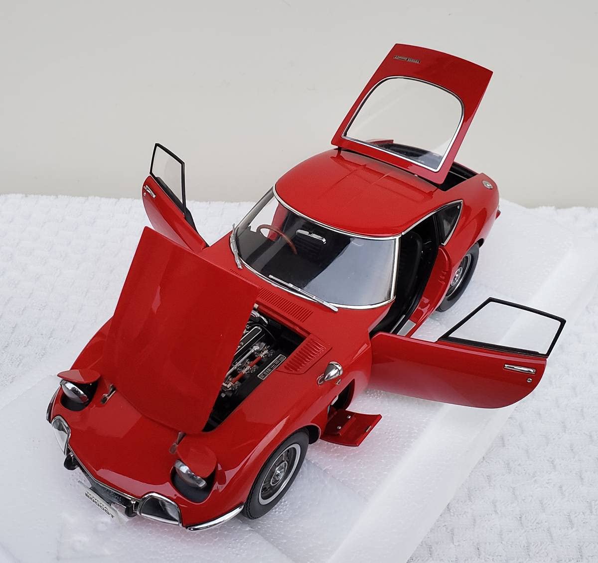 Amazon.co.jp: Rare Red Aa 1/18 Auto Art Toyota 2000GT Light, Door 